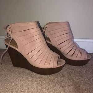 Light pink wedge heel